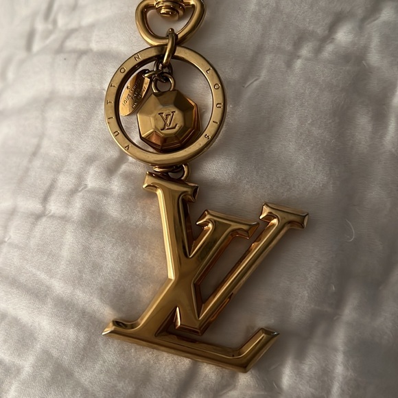 Louis Vuitton LV Facettes key ring and charm!   Like new. - Picture 2 of 5